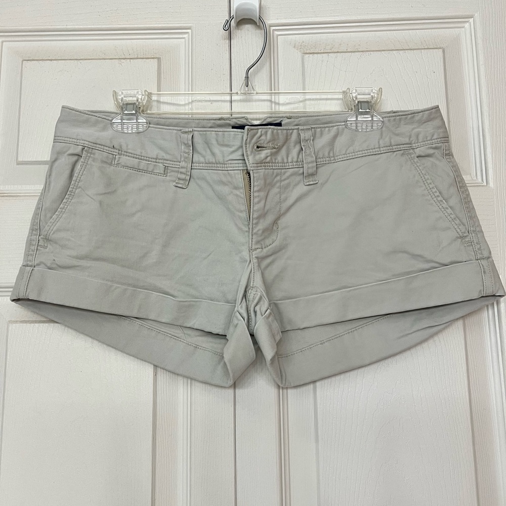Women’s American Eagle Kahki Shorts